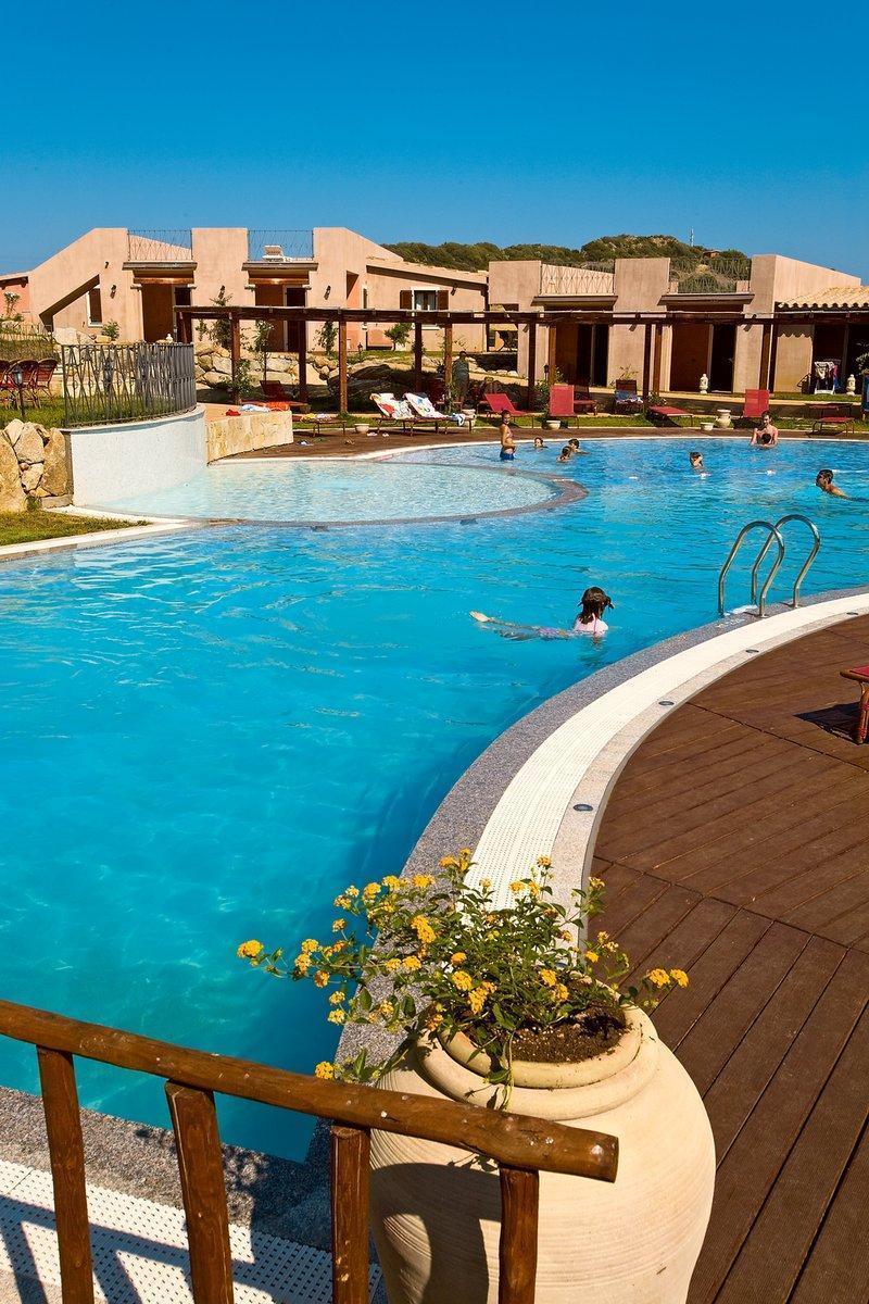 S'Incantu Resort Вилласимиус Экстерьер фото